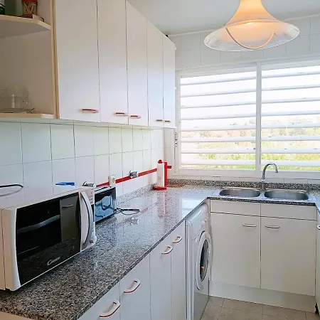 Service - Maricel M Apartment *